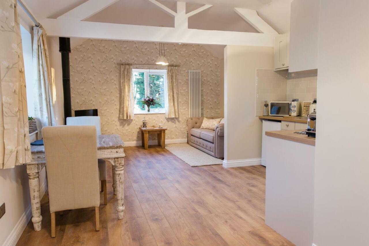 Thrush Nest Cottages - Wren Cottage Sleeps 4, 2 Bedrooms & Stable Cottage Sleeps 2, 1 Bedroom Йорк Экстерьер фото